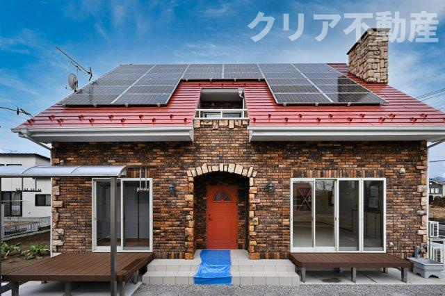 【外観】 | 桐生市相生町五丁目　中古住宅 | 物語の中から飛び出してきたような赤い三角屋根のおうち
