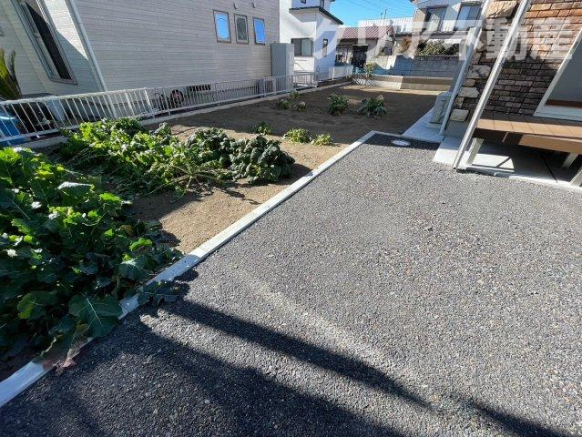 【庭】 | 桐生市相生町五丁目　中古住宅 | 広々としたお庭でには家庭菜園があり、ガーデニングも楽しめます♪