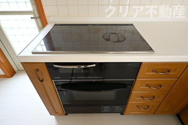 【キッチン】 | 桐生市相生町五丁目　中古住宅 | IHクッキングヒーター採用で家事のリスクを低減させます