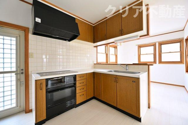 【キッチン】 | 桐生市相生町五丁目　中古住宅 | 対面タイプならキッチン内にいながらご家族やお客様との会話が楽しめます