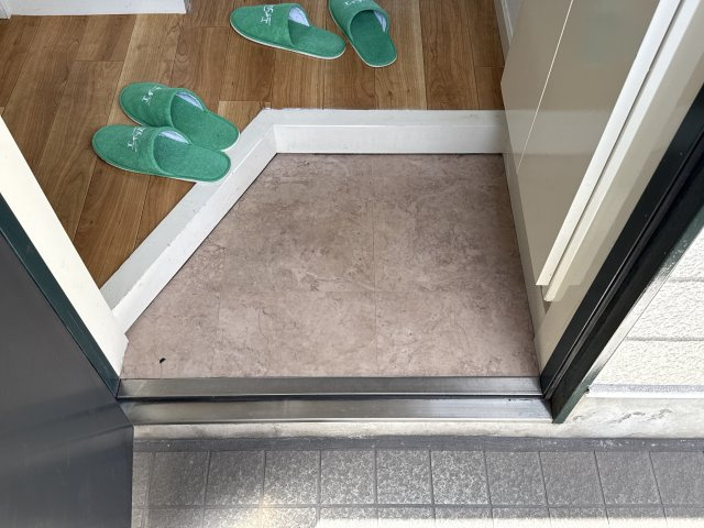 メゾン・ド・ＫＹ西飾磨の玄関