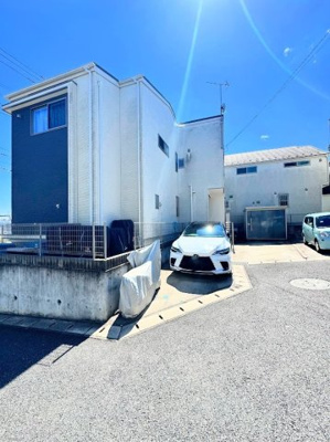 【外観】 | ◇◆横浜市青葉区千草台　中古一戸建て◆◇ | ◆一戸建てを中心とした街並みが整然と続き、周辺は高い建物が建っていないので、緑の多い閑静な趣を感じる環境です。街並みや周辺環境も重要なポイントです！！