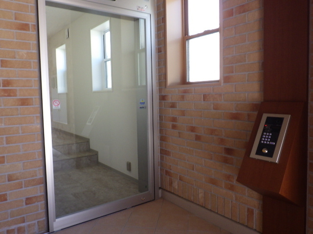 ル・ベルクールのエントランス|★オートロック付きエントランス★