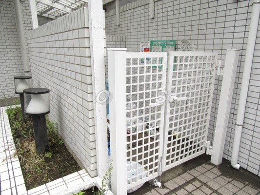 敷地内ゴミ置場 