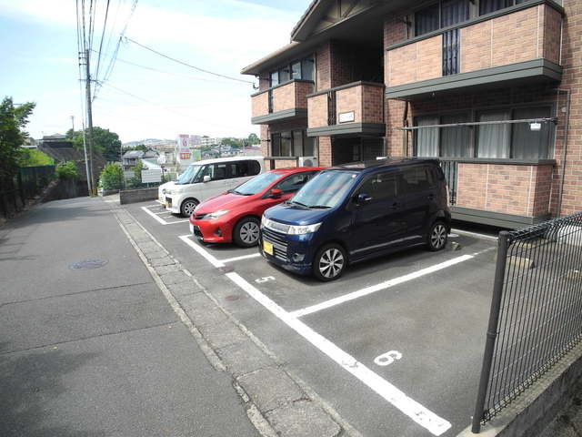 セジュール茜の駐車場