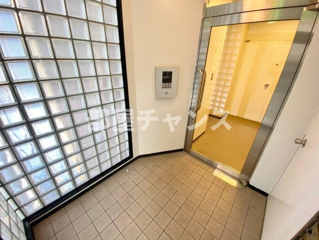 横山アネックスビルのエントランス