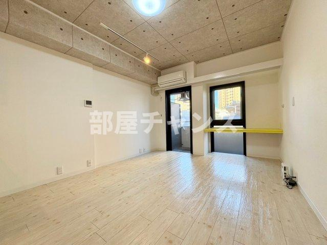 横山アネックスビルの居間・リビング