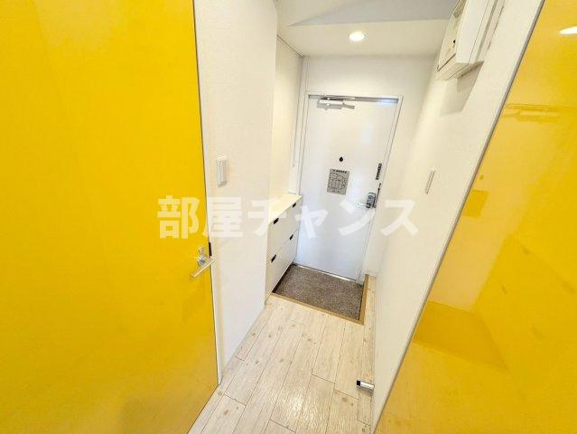 横山アネックスビルの玄関