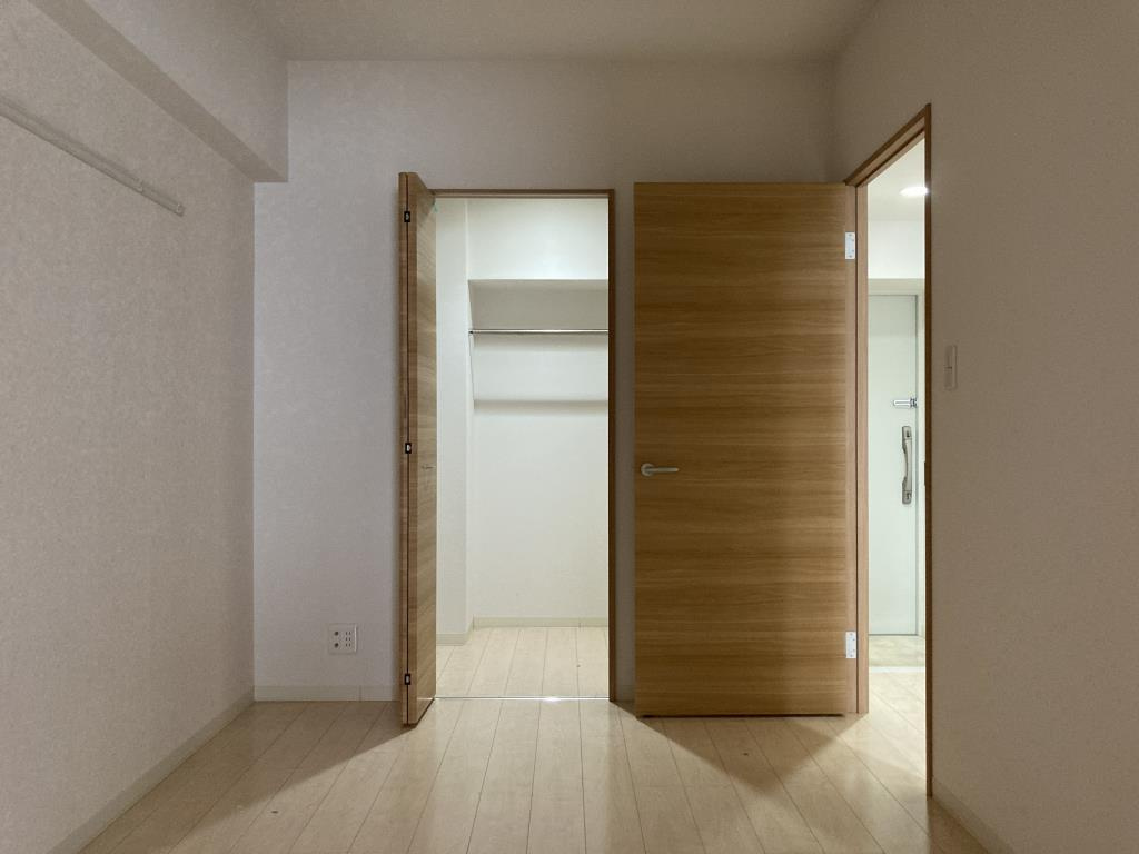 グランドシャトー花畑T・Sの寝室|クローゼット付の洋室です☆