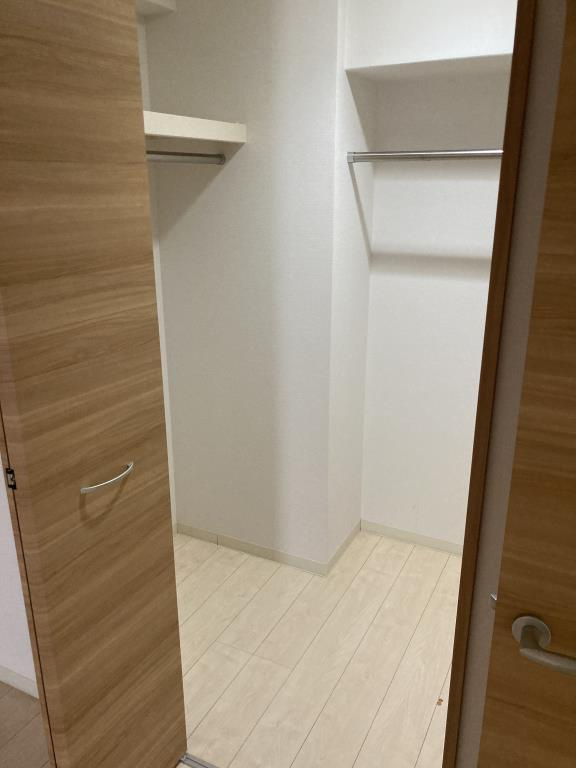 グランドシャトー花畑T・Sの収納|ウォークインクローゼットなので収納豊富です★