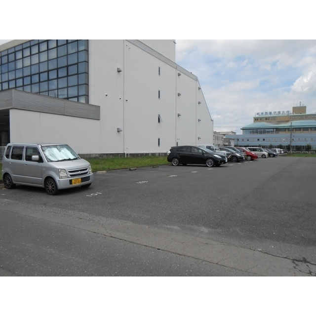 岐阜市中鶉２丁目の駐車場の駐車場