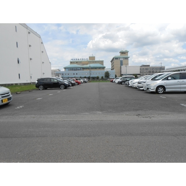 岐阜市中鶉２丁目の駐車場の駐車場
