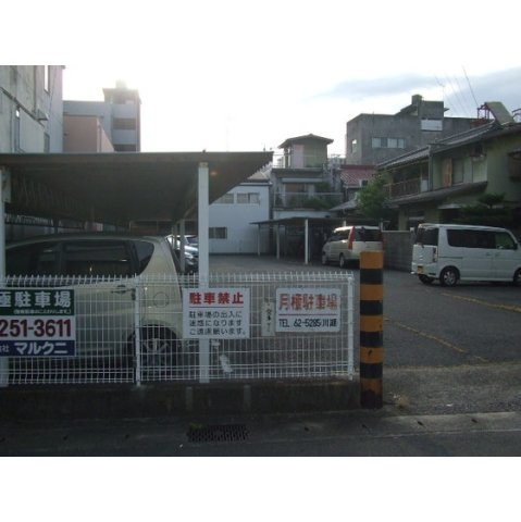 岐阜市八ツ梅町２丁目の駐車場の外観