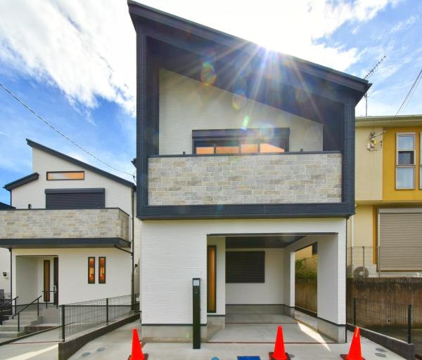 横浜市戸塚区汲沢１丁目の新築一戸建の外観|堂々と完成しました！いつでもご案内可能です！
お車でご自宅まで送迎承ります。