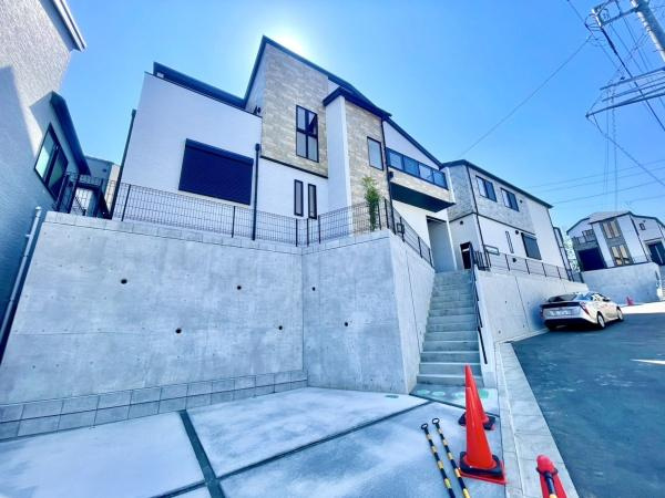横浜市緑区寺山町の新築一戸建の前面道路含む現地写真|陽当りの良さ、住環境を現地にてご確認下さい！
周辺環境も合わせてご案内させて頂きます！