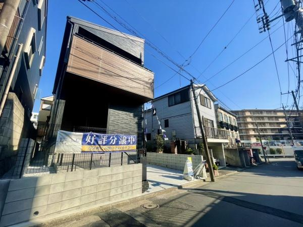 横浜市港南区大久保３丁目の新築一戸建の前面道路含む現地写真|陽当りの良さ、住環境を現地にてご確認下さい！
周辺環境も合わせてご案内させて頂きます！