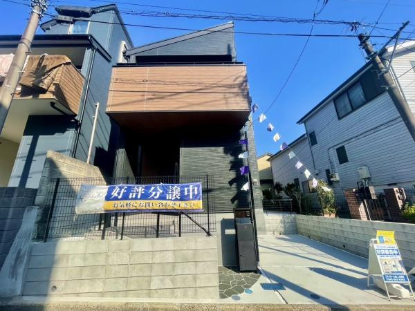 横浜市港南区大久保３丁目の新築一戸建の前面道路含む現地写真|広々とした前面道路！
駐車も楽に行えます。