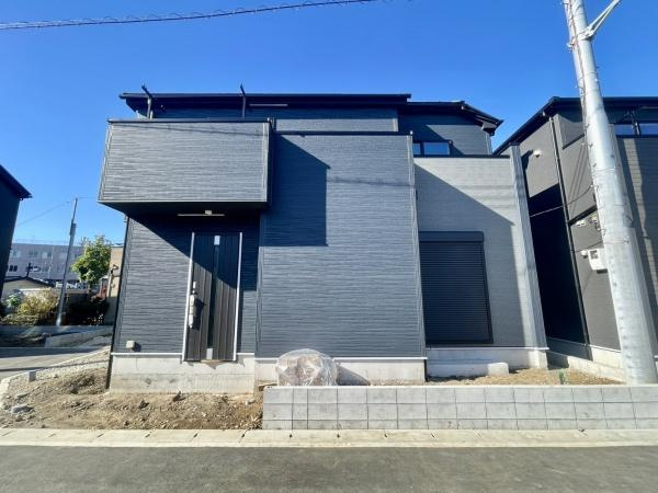 横浜市保土ケ谷区保土ケ谷町３丁目の新築一戸建の前面道路含む現地写真|周辺は落ち着いた街並みになります。
子育てにはぴったりの住環境♪