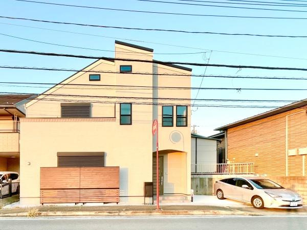 横浜市都筑区大熊町の新築一戸建の外観|堂々と完成しました！いつでもご案内可能です！
お車でご自宅まで送迎承ります。