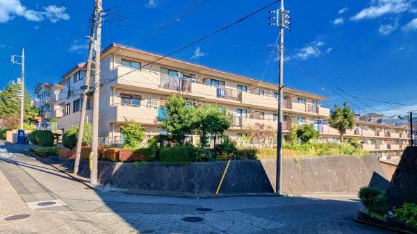 横浜市旭区東希望が丘の中古マンションの外観|周辺は落ち着いた街並み。
是非一度、現地へお越しください。
ご自宅まで送迎も可能です