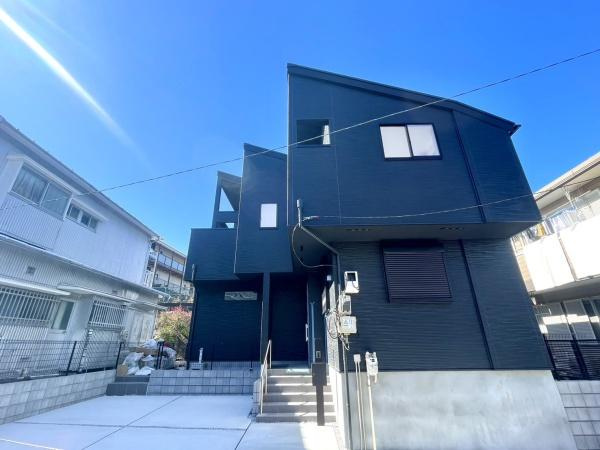 横浜市神奈川区三枚町の新築一戸建の前面道路含む現地写真|陽当りの良さ、住環境を現地にてご確認下さい！
周辺環境も合わせてご案内させて頂きます！