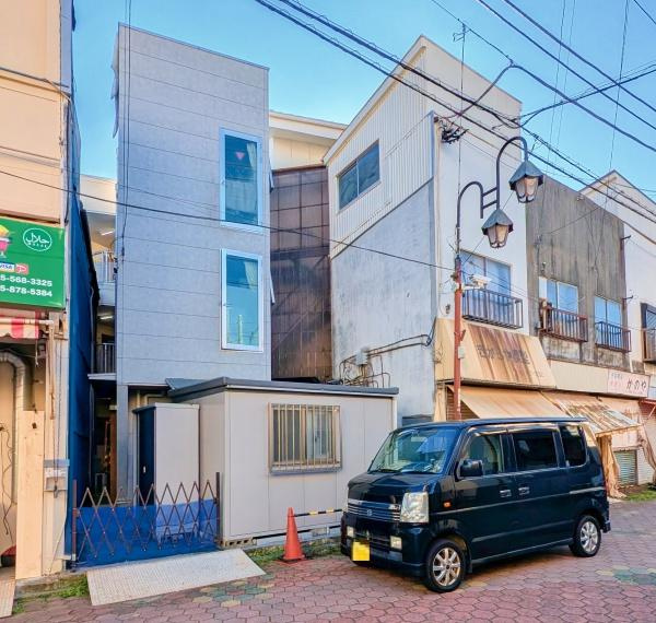 横浜市神奈川区七島町の中古一戸建の外観|周辺は落ち着いた街並み。
是非一度、現地へお越しください。
ご自宅まで送迎も可能です