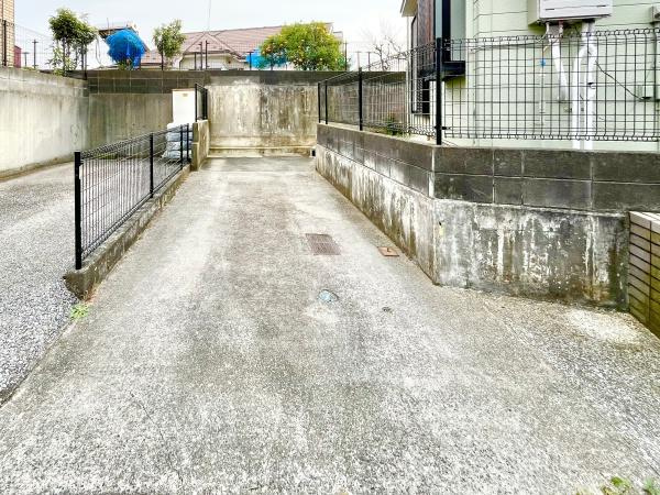 横浜市戸塚区柏尾町の中古一戸建の駐車場|駐車スペースあり