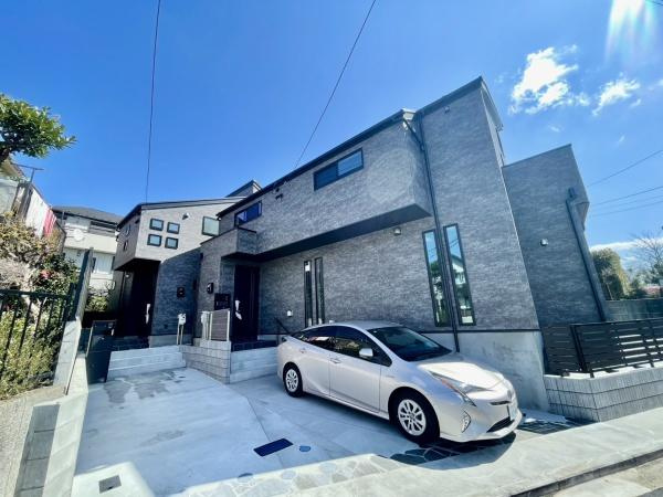 横浜市保土ケ谷区月見台の新築一戸建の外観|堂々と完成しました！いつでもご案内可能です！
お車でご自宅まで送迎承ります。