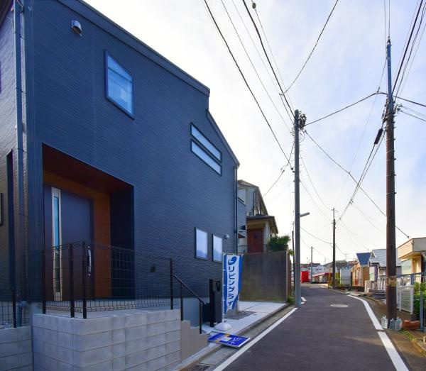 横浜市南区永田東２丁目の新築一戸建の前面道路含む現地写真|周辺環境も合わせてご案内させて頂きます！
お気軽にお問い合わせ下さい！