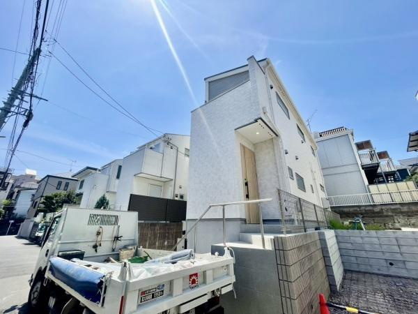 横浜市港南区大久保３丁目の新築一戸建の前面道路含む現地写真|周辺環境も合わせてご案内させて頂きます！
お気軽にお問い合わせ下さい！