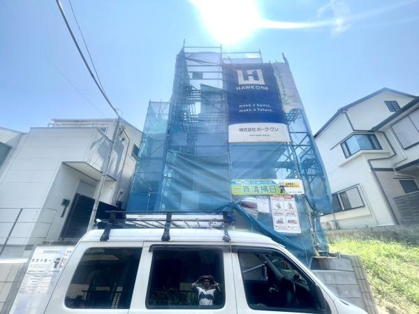 横浜市港南区大久保３丁目の新築一戸建の前面道路含む現地写真|落ち着いた街並みになります。
是非一度、現地へお越しください。 
ご自宅までの送迎もいたします