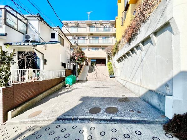 横浜市都筑区牛久保町の中古マンションのその他共用部分|きれいに清掃されたエントランス！
マンションは管理が大切です！