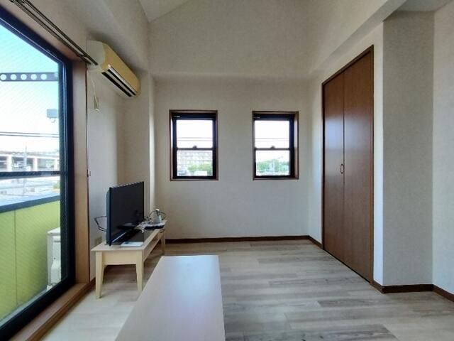 ヴェルデンの洋室|家具等設置イメージです。実際には付きません。