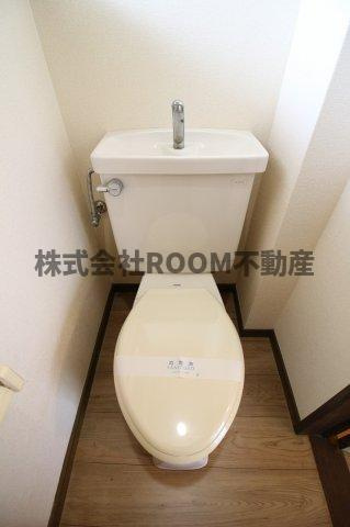コーポ７７のトイレ|清潔感のあるトイレです