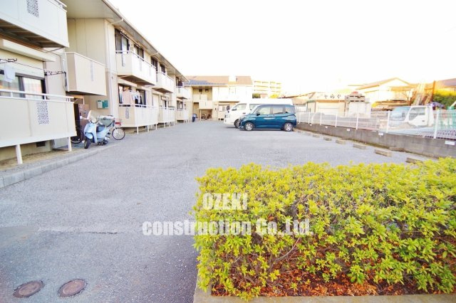 メゾンエスポワールBの駐車場