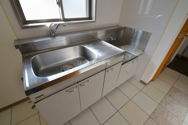 ＥＮＩＳＨＵ己斐本町のキッチン