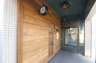 【エントランス】 | ベルメゾン三郎丸