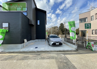 【外観】 | 販売現地　外観スタイリッシュな外観でゆったりした空間が魅力的です♪