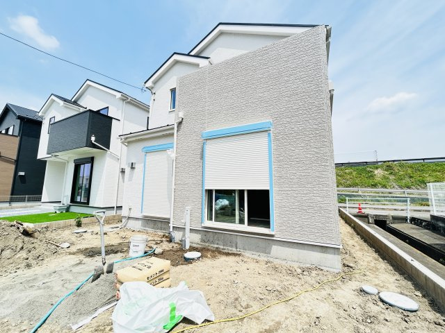 新築　佐波郡玉村町福島23-1期　LIGNAGE　1号棟の外観|現地写真　2025年7月完成予定！類似物件のご内覧等、お気軽にお問合せください♪　							


