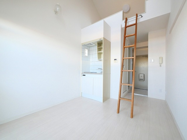 シティパレス21西大寺P-1の居間・リビング|ゆったりとしたリビングです