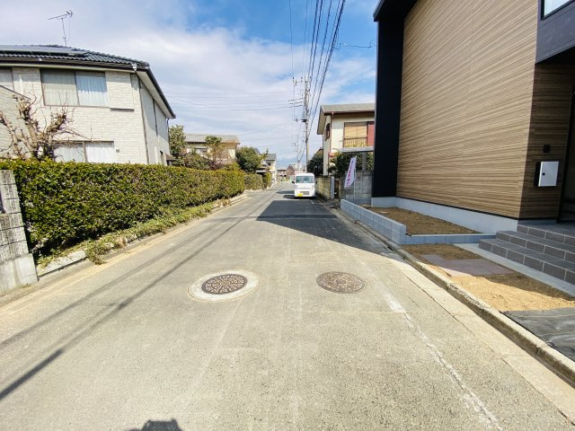 新築　前橋市下細井町2期　１号棟の前面道路含む現地写真|西側接道幅員約5.9ｍ