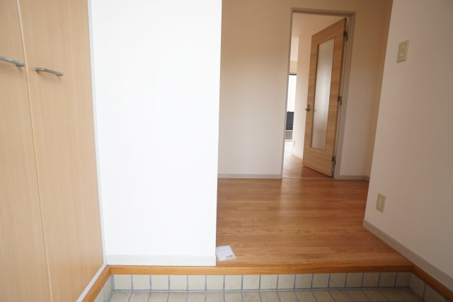 すみれテラスAの玄関