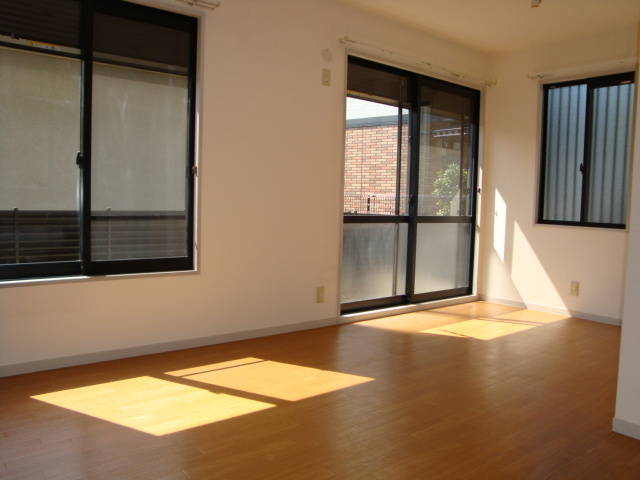 すみれテラスAの居間・リビング