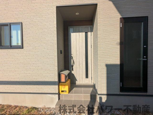 中古戸建　箕郷町東明屋の玄関|ゆったりとした玄関です