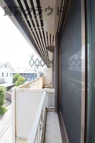 エステート葛城のバルコニー|暖かな日差しのふりそそぐバルコニー