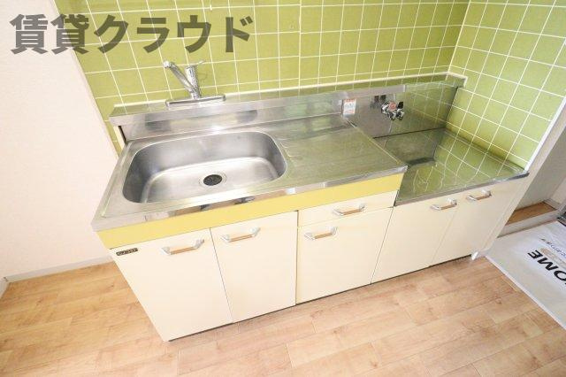 エステート葛城のキッチン|コンパクトなキッチンで掃除もラクラク