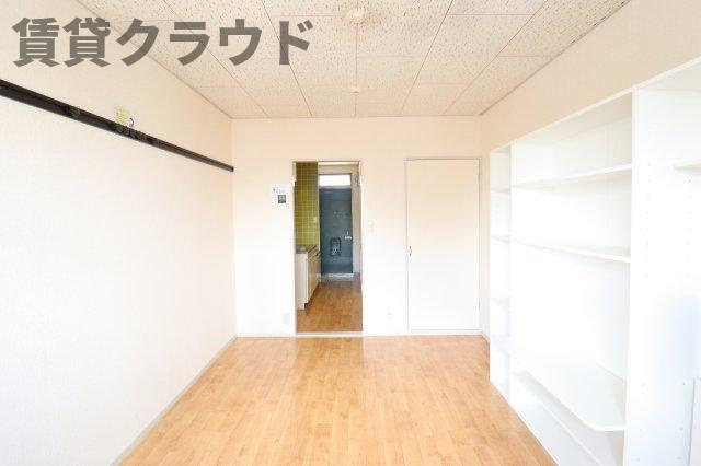 エステート葛城の居間・リビング|おしゃれな居間です