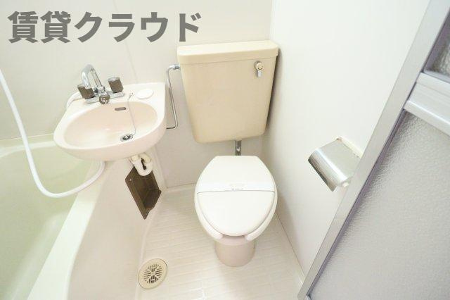 エステート葛城のトイレ|シンプルで使いやすいトイレです