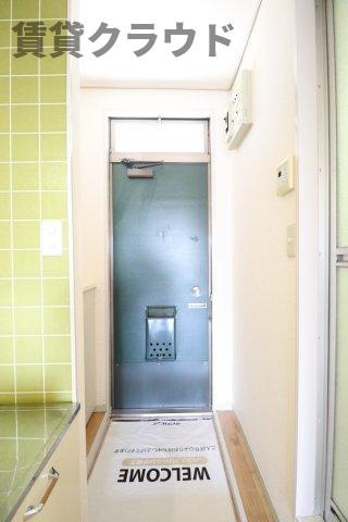 エステート葛城の玄関|明るい玄関です