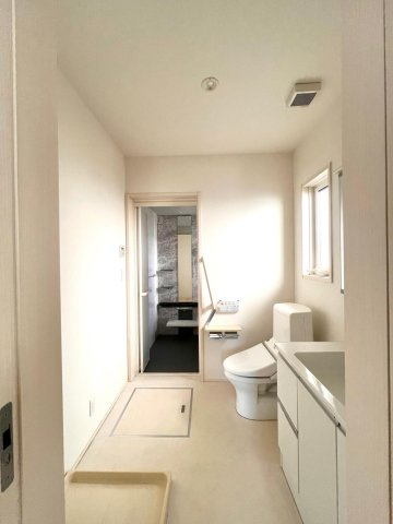 瀬戸南町２丁目　中古戸建　の洗面所